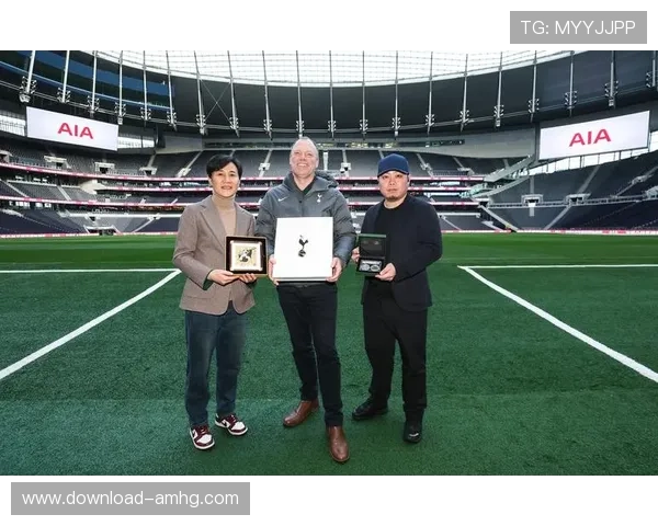 皇冠真人足球带你体验最真实的足球比赛现场感受